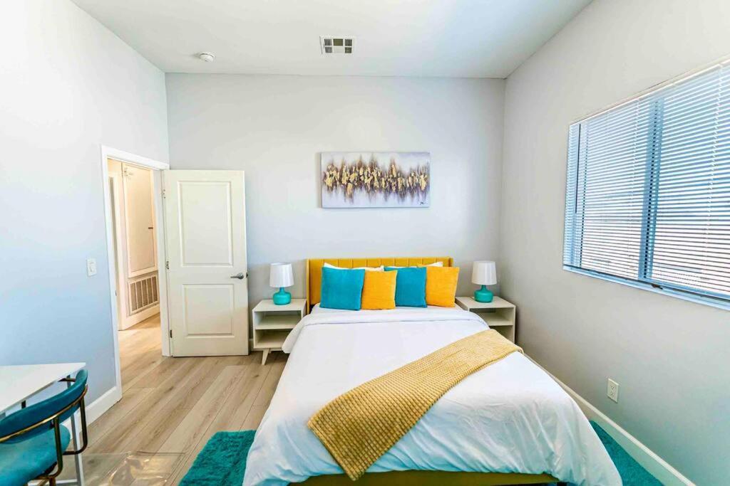 Apartment Stunning Mid-city New - Modern & Luxe Living! Los Angeles